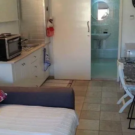 Mel & Bill's Paradise Block Appartement Klorakas